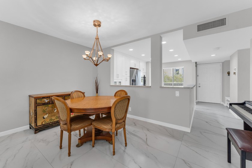Stunning condo with pond and lake view. Enter to this beautifull - photo 24