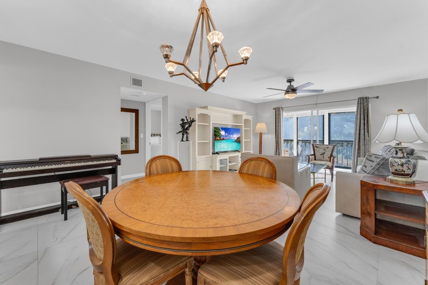 Stunning condo with pond and lake view. Enter to this beautifull - photo 25