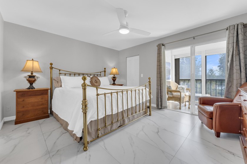 Stunning condo with pond and lake view. Enter to this beautifull - photo 26