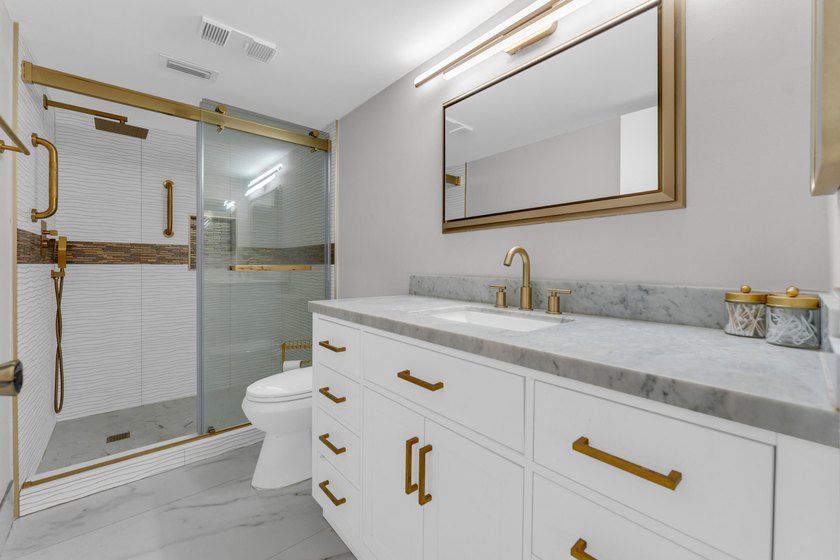 Stunning condo with pond and lake view. Enter to this beautifull - photo 30