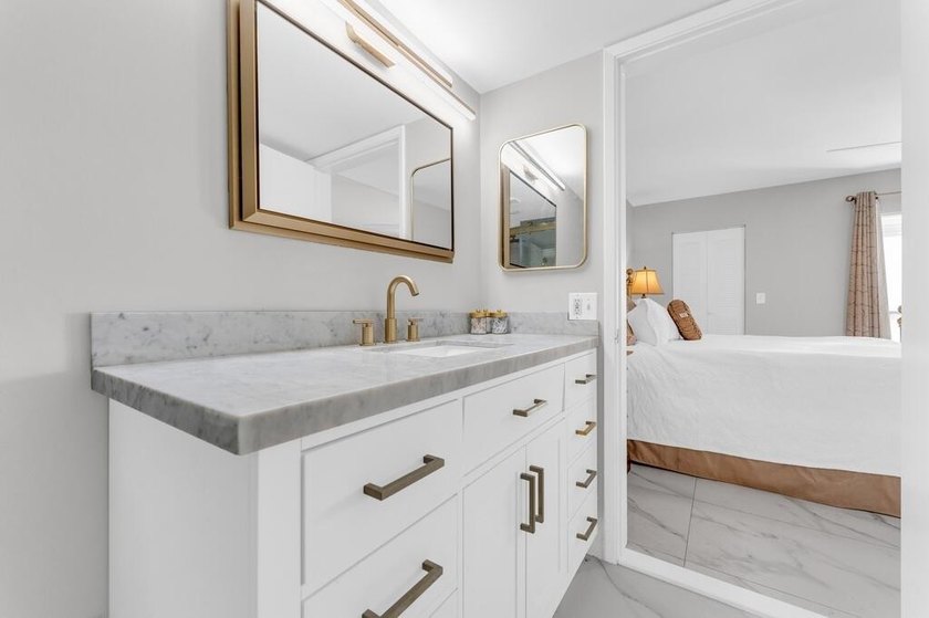 Stunning condo with pond and lake view. Enter to this beautifull - photo 31