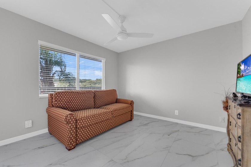 Stunning condo with pond and lake view. Enter to this beautifull - photo 34