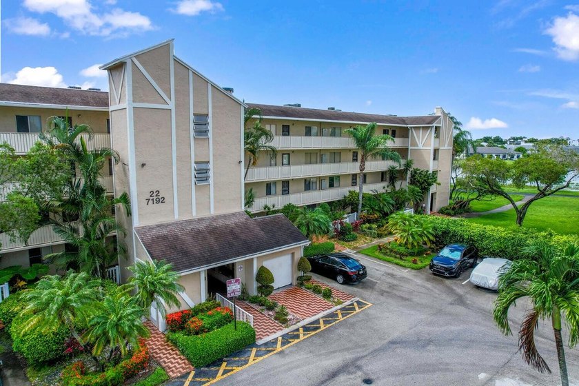 Stunning condo with pond and lake view. Enter to this beautifull - photo 45