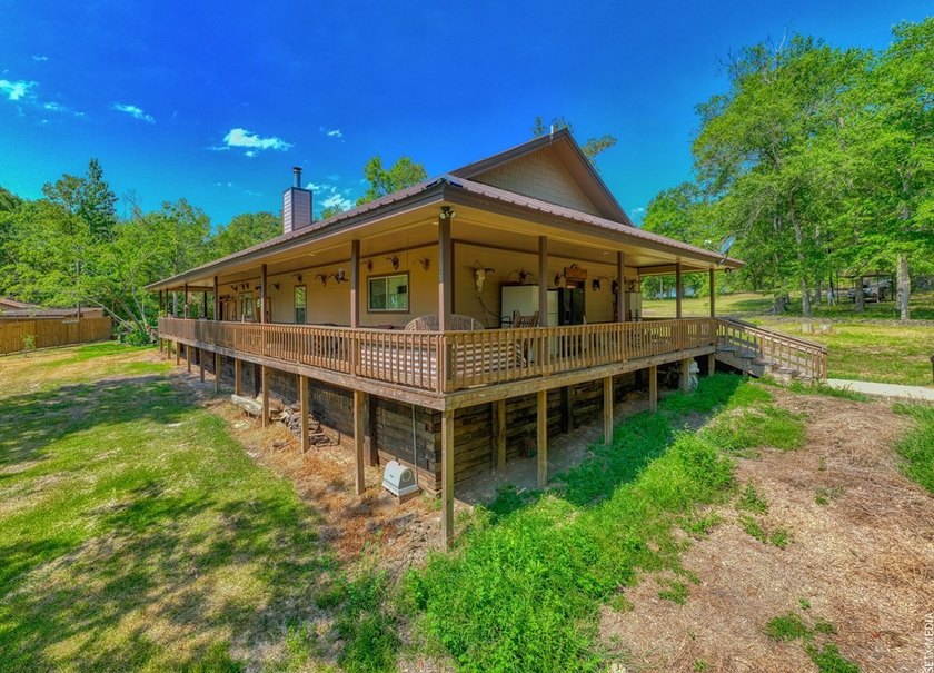 Luxury country living meets East Texas charm on this stunning 14 - photo 11