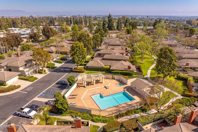 Charming La Ventana Townhome! Beautifully Maintained 3 Bedroom - photo 22
