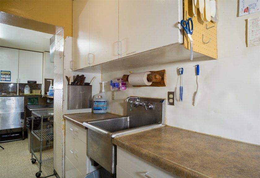 Own your own restaurant! Commercial property with a successful - photo 29