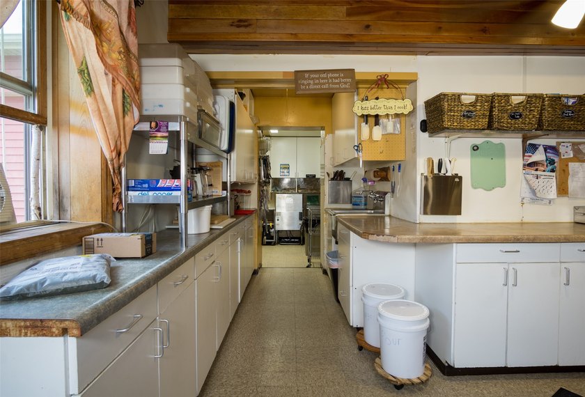 Own your own restaurant! Commercial property with a successful - photo 30