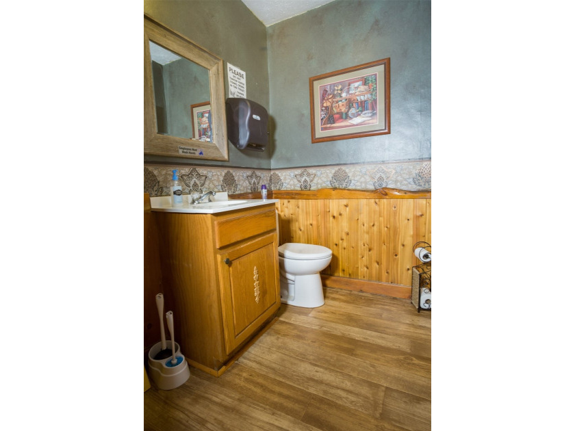 Own your own restaurant! Commercial property with a successful - photo 40