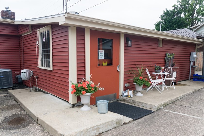 Own your own restaurant! Commercial property with a successful - photo 44