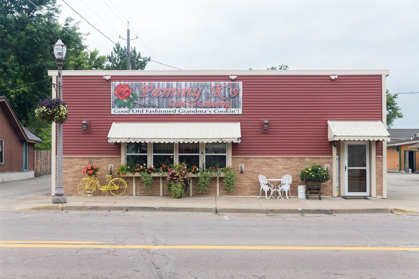 Own your own restaurant! Commercial property with a successful - photo 50