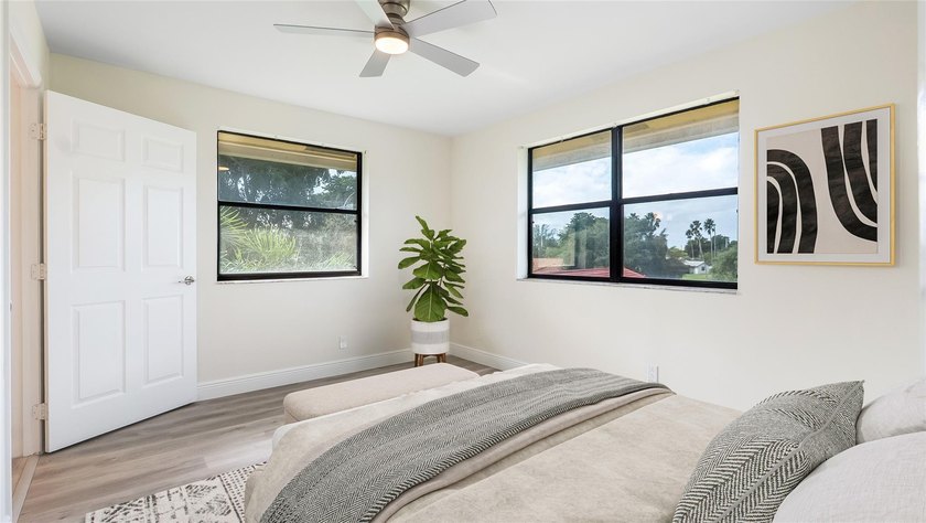 Top-Floor Corner Unit | All Ages | Rent Right Away! Experience - photo 2