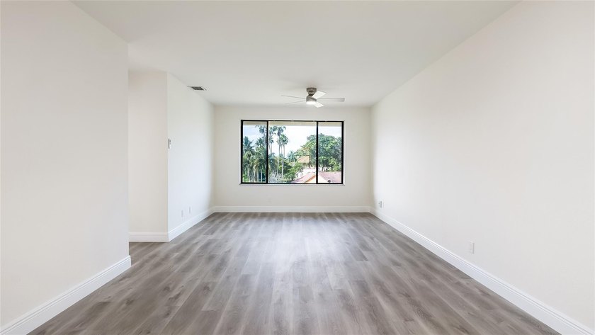 Top-Floor Corner Unit | All Ages | Rent Right Away! Experience - photo 7