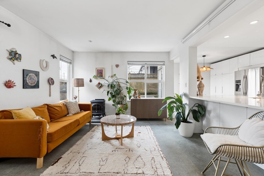 Welcome to St. George Place in the heart of Mount Pleasant. This - photo 6