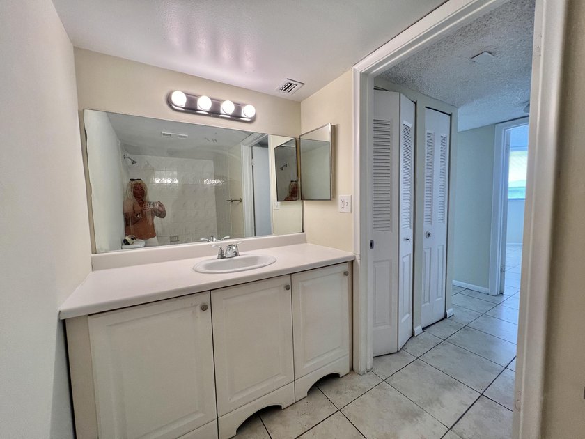 FOR SALE- 1bed 1Bath fourth floor condo. Unit rented until - photo 10