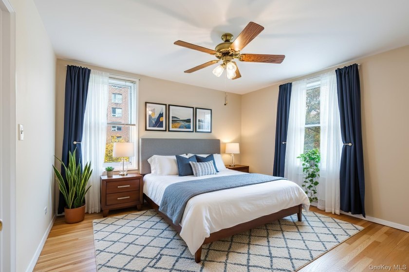 **ACCEPTED OFFER** Spacious and bright 2 bedroom conveniently - photo 12