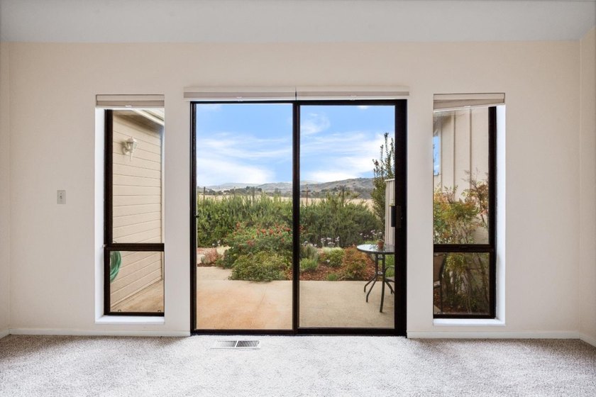 Rare, single story *Bluff* townhouse with incredible Southside - photo 15
