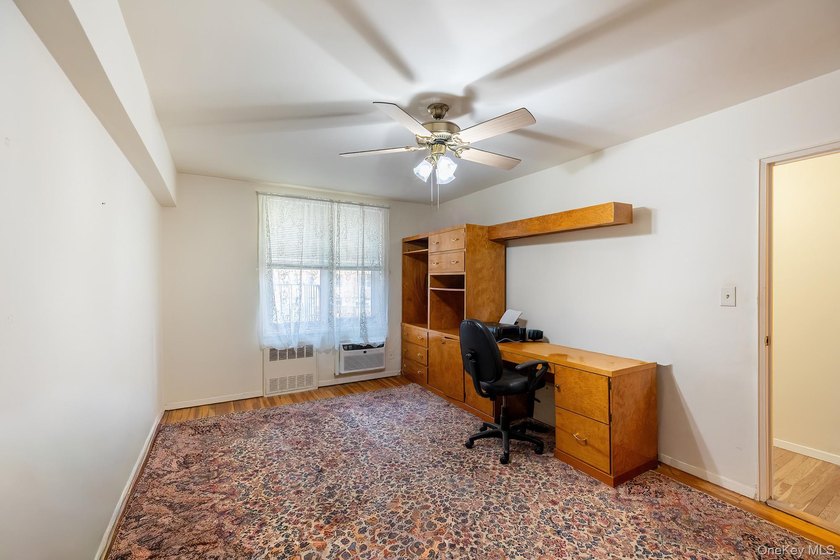**ACCEPTED OFFER** Spacious and bright 2 bedroom conveniently - photo 15