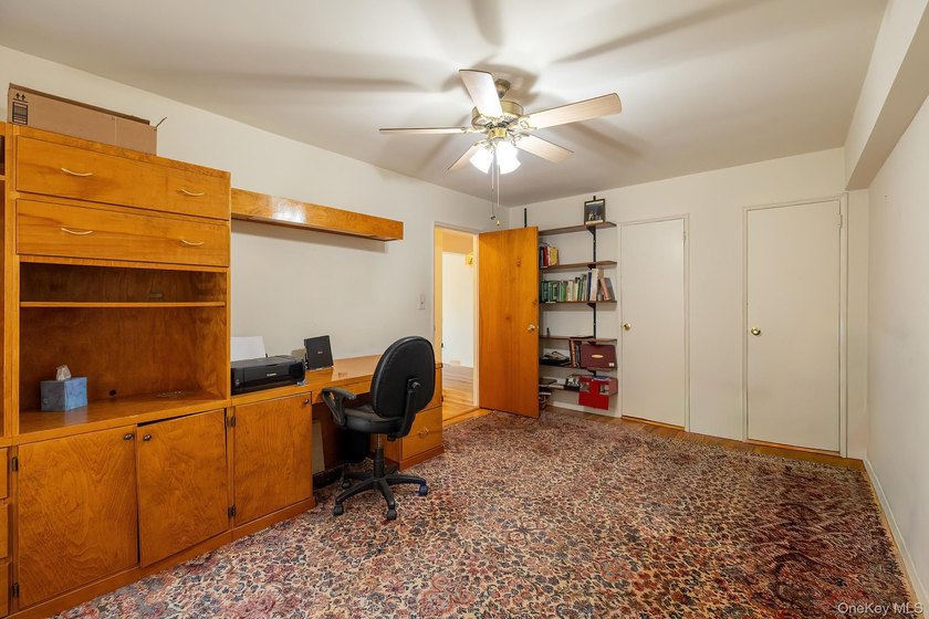 **ACCEPTED OFFER** Spacious and bright 2 bedroom conveniently - photo 16