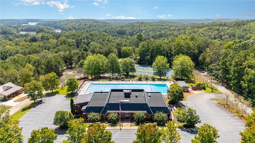 Located in the desirable Edisto Village of Foxwood Hills, this 0 - photo 21