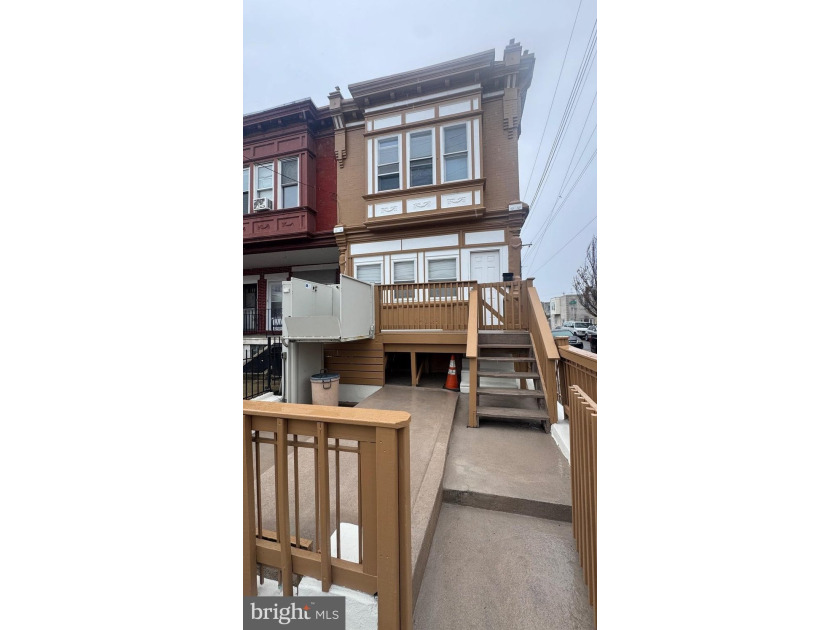 Nice renovated duplex with car garage and side entrance and - photo 46