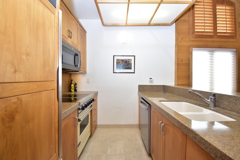 An upgraded three-bedroom, three-bath retreat in Sun Valley's - photo 7