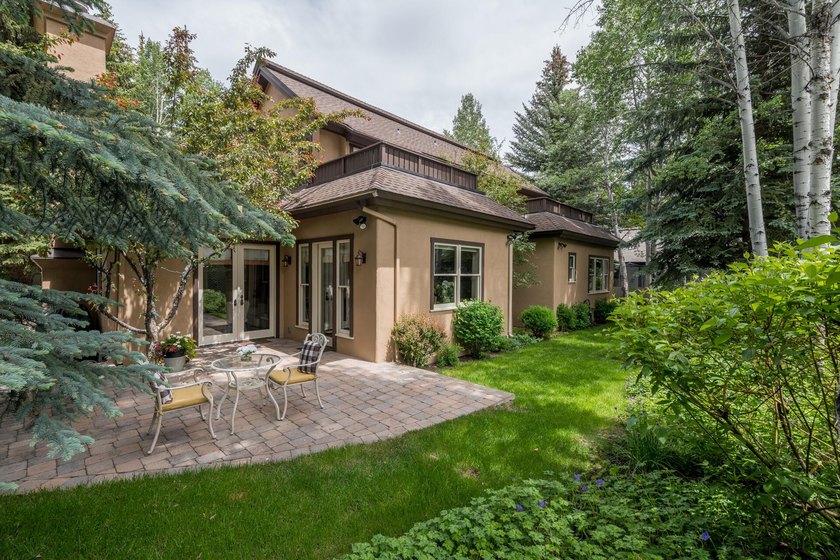 Set in one of Warm Springs' most ideal locations, this - photo 2