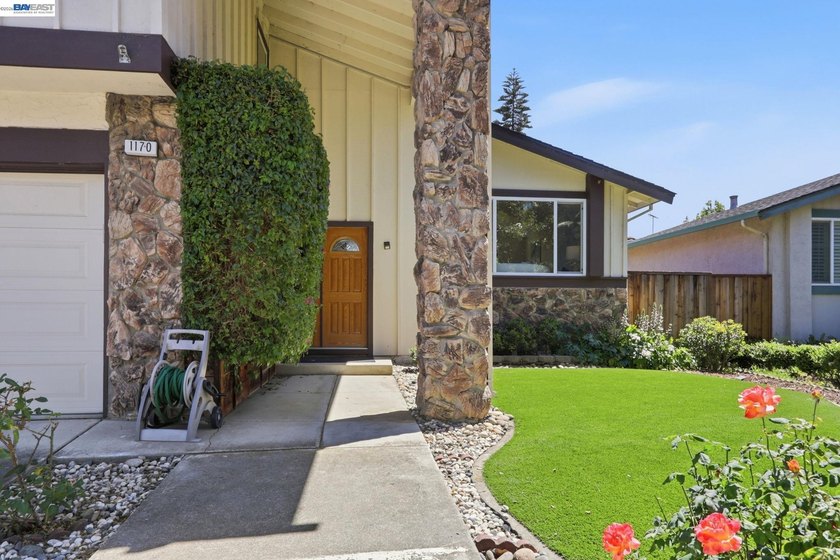 Well-maintained and thoughtfully updated 4-bedroom, 2.5-bath - photo 3