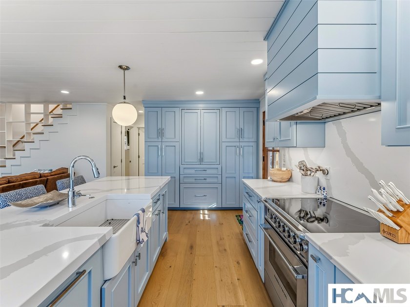Modern Mountain Charm in Lake Toxaway Estates Experience - photo 14
