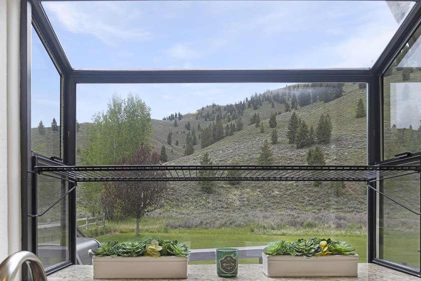Very private small subdivision- homes aren't available for sale - photo 9