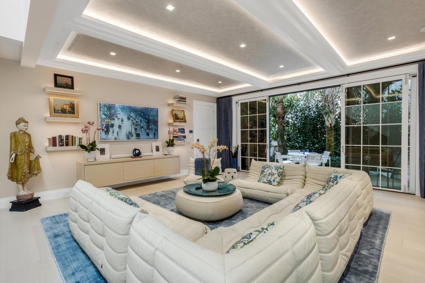 A rare opportunity to purchase a one of a kind 8,645 sq. ft - photo 11