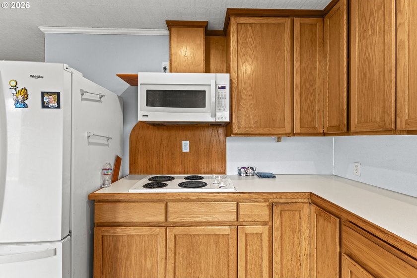 Welcome to this charming 2 bedroom, 1 bath coastal cottage - photo 12