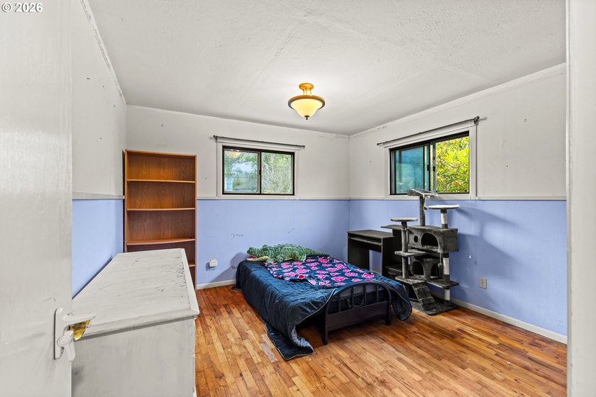 Welcome to this charming 2 bedroom, 1 bath coastal cottage - photo 15