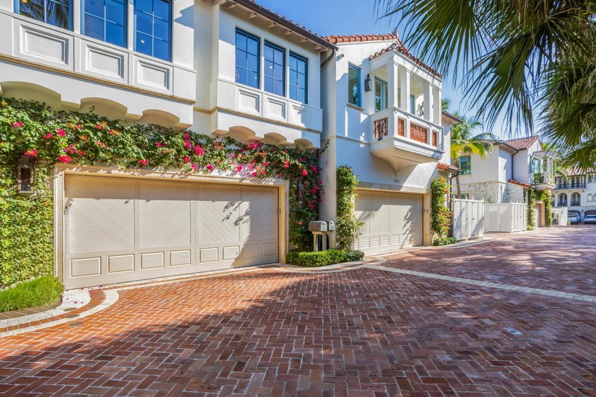 A rare opportunity to purchase a one of a kind 8,645 sq. ft - photo 31