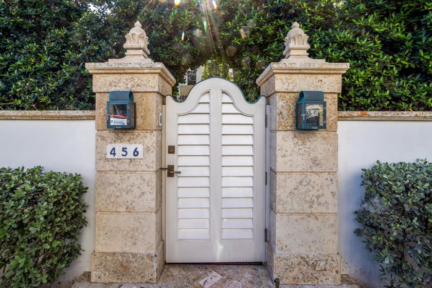 A rare opportunity to purchase a one of a kind 8,645 sq. ft - photo 32