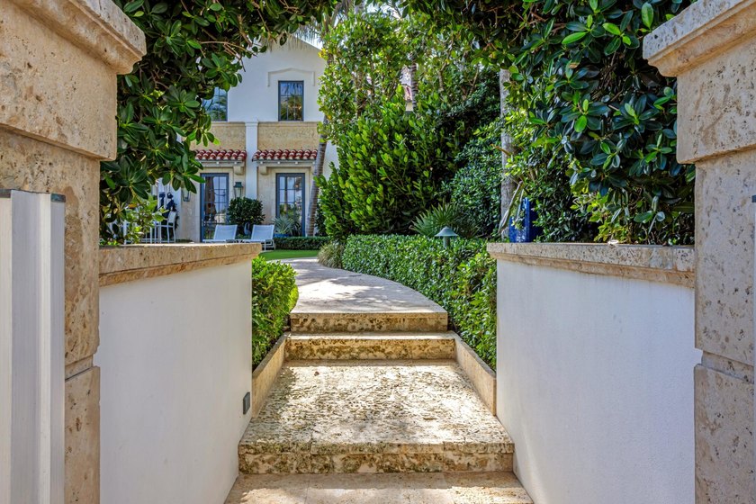 A rare opportunity to purchase a one of a kind 8,645 sq. ft - photo 33