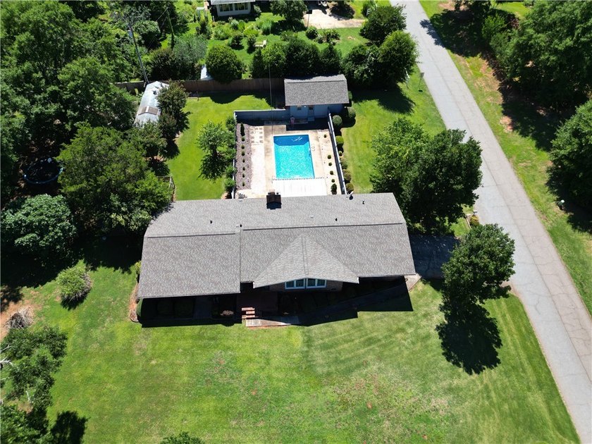 Spacious Brick Ranch with Salt-Water Pool in T.L. Hanna - photo 42
