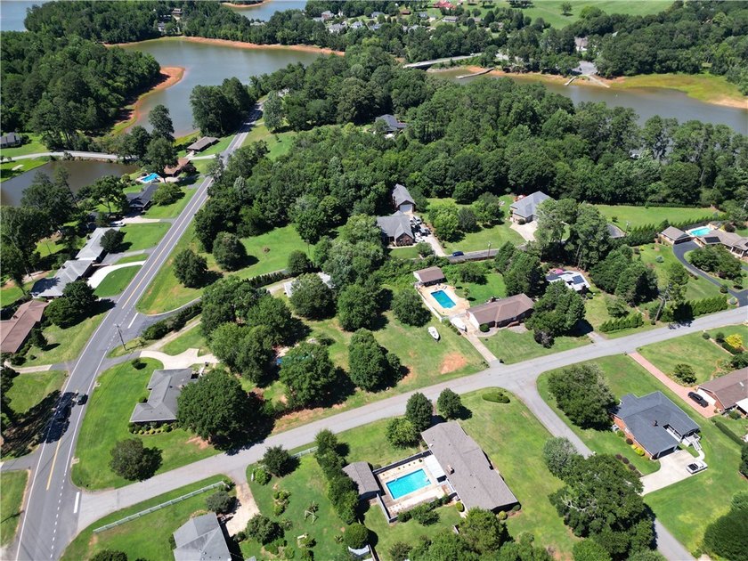 Spacious Brick Ranch with Salt-Water Pool in T.L. Hanna - photo 45