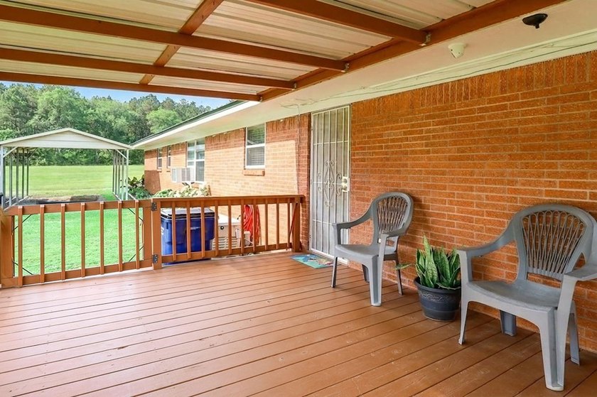 Tucked away on 47.15 beautiful acres, this pristine 3-bedroom - photo 46