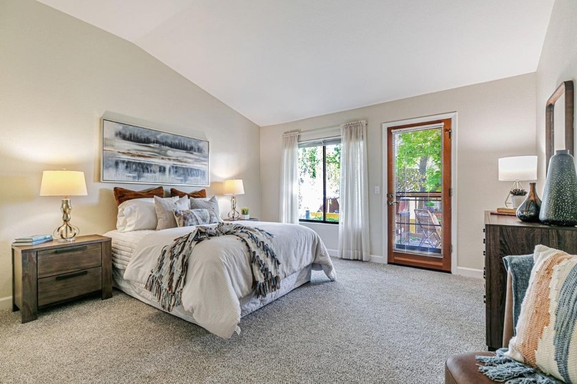 Looking for a spacious home for entertaining or work from home? - photo 6