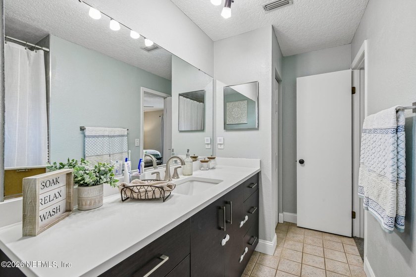 Welcome to this beautifully updated 3-bedroom, 2-bath home - photo 27