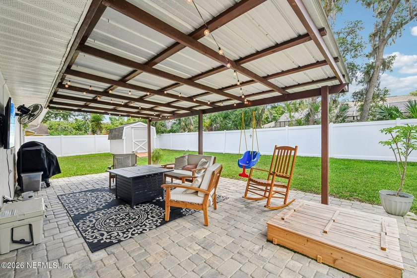 Welcome to this beautifully updated 3-bedroom, 2-bath home - photo 32