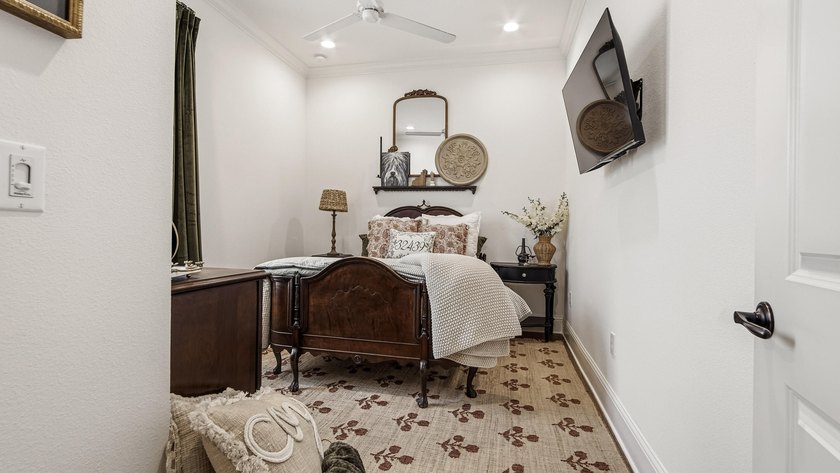 SPECIAL RATES AVAILABLE ON THIS HOME. CONTACT LISTING AGENT FOR - photo 36