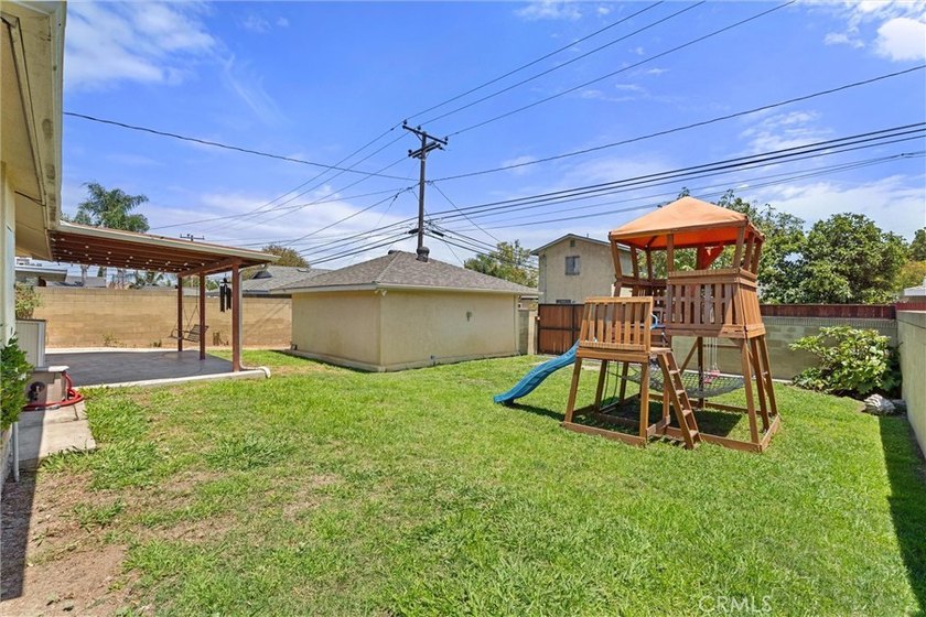 Welcome to your perfect Plaza home, ideally situated on a - photo 7