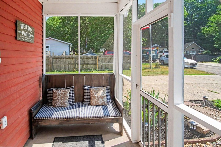 Welcome home to this beautiful 5-bedroom, 2-full bath home with - photo 7