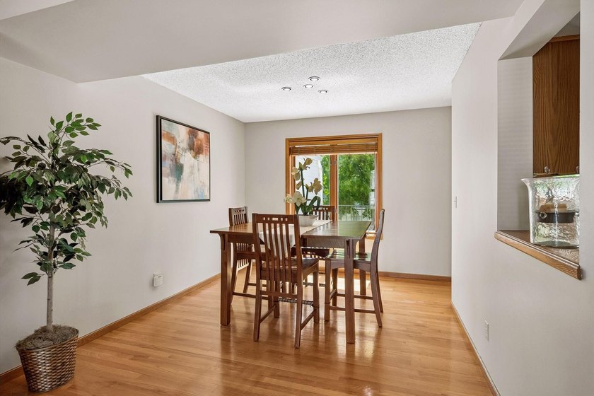 Charming, well-maintained, and truly unique contemporary 3-level - photo 14