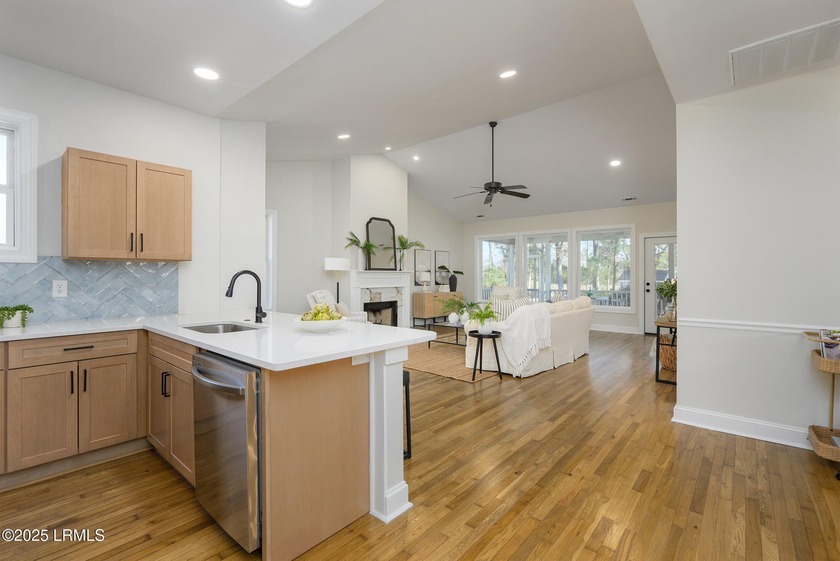 Welcome to this thoughtfully designed Lowcountry cottage - photo 17