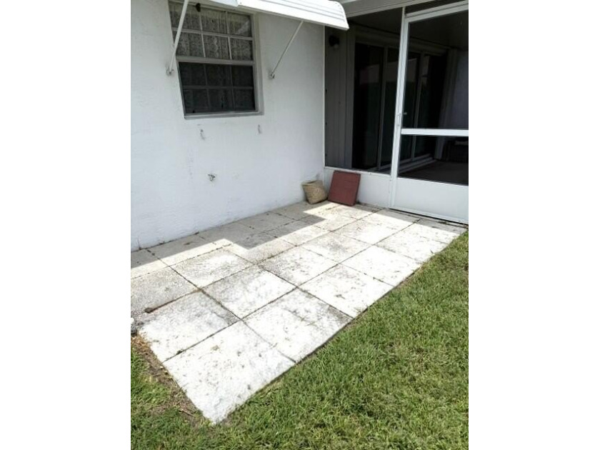 Well maintained end condo in section 2 w/lower monthly condo - photo 20