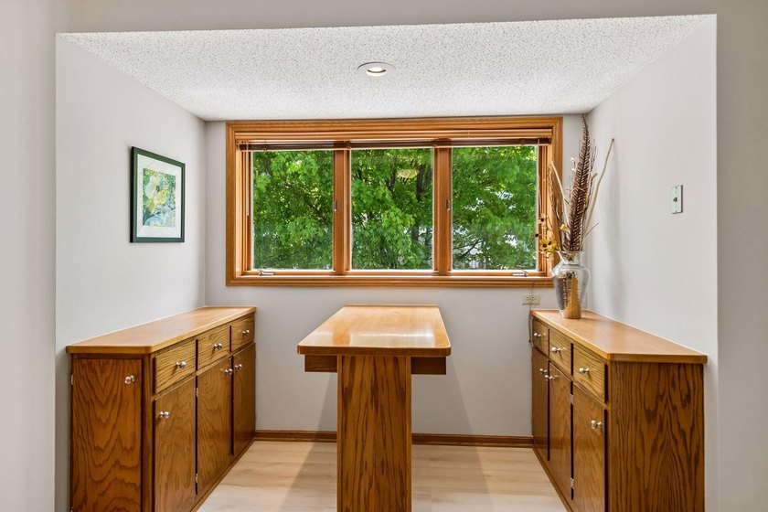 Charming, well-maintained, and truly unique contemporary 3-level - photo 20