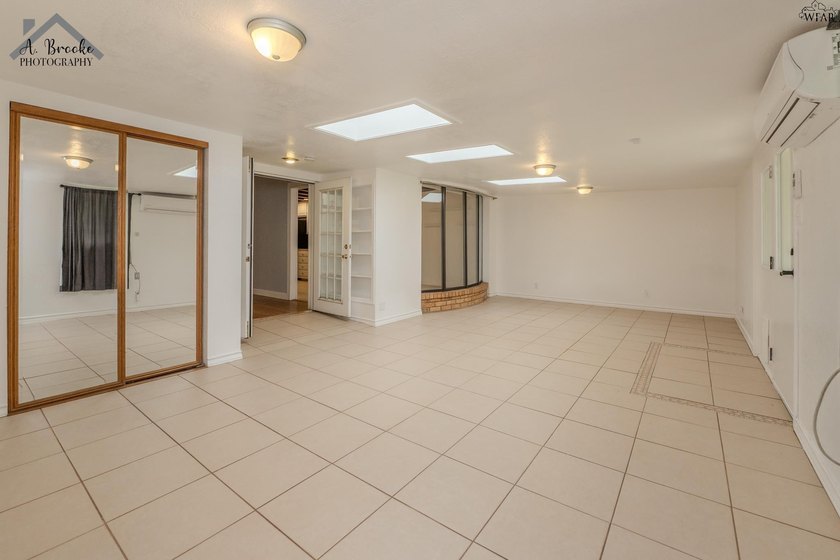 Spacious 3-bedroom, 2-bath home offering over 2,300 sq ft in a - photo 25