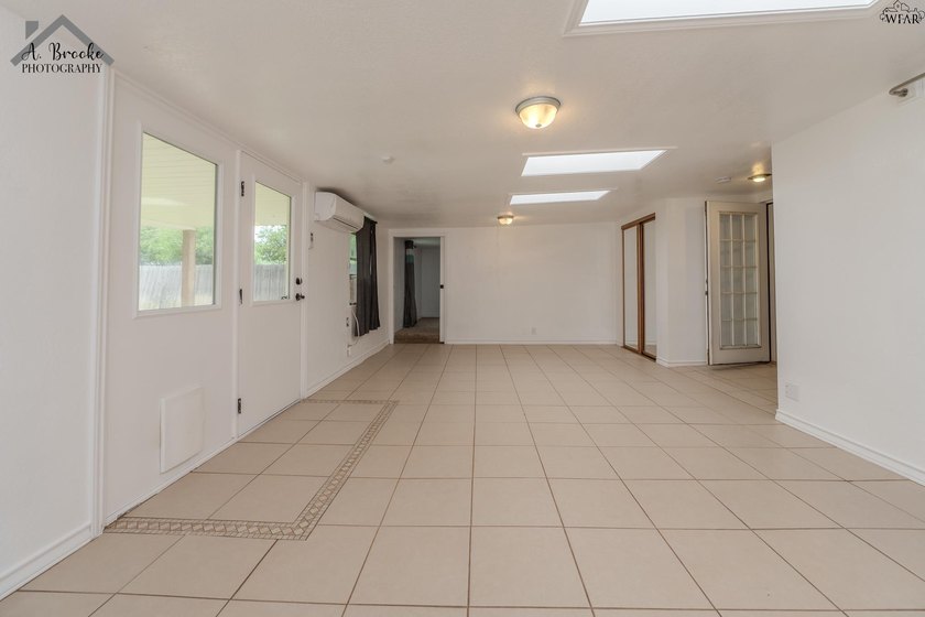 Spacious 3-bedroom, 2-bath home offering over 2,300 sq ft in a - photo 26
